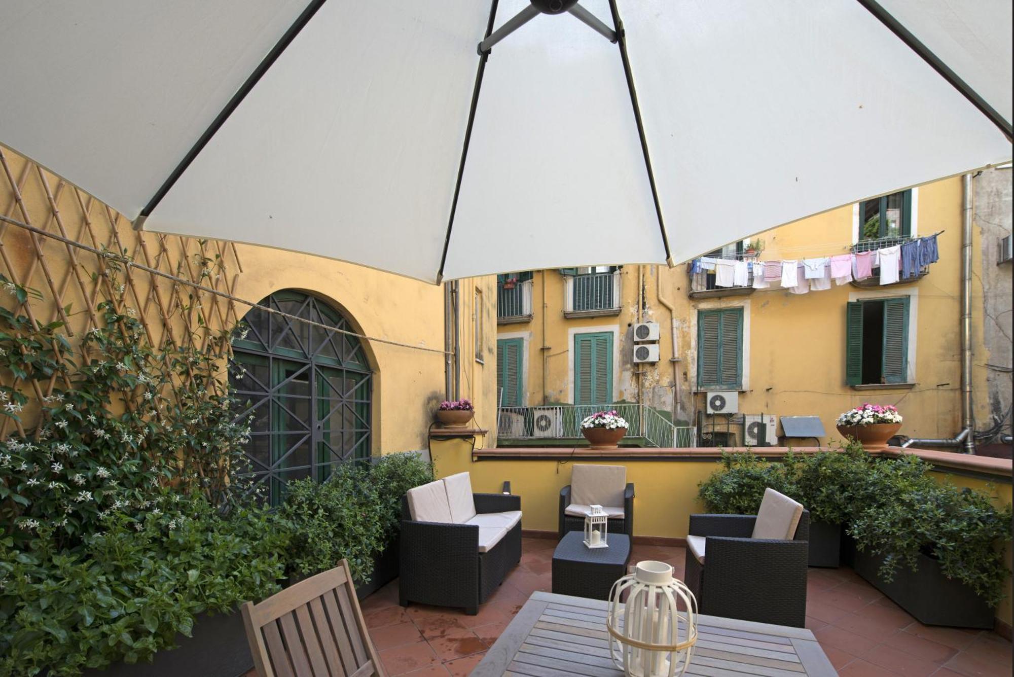Le Terrazze Sul Cortile Lägenhet Salerno Exteriör bild