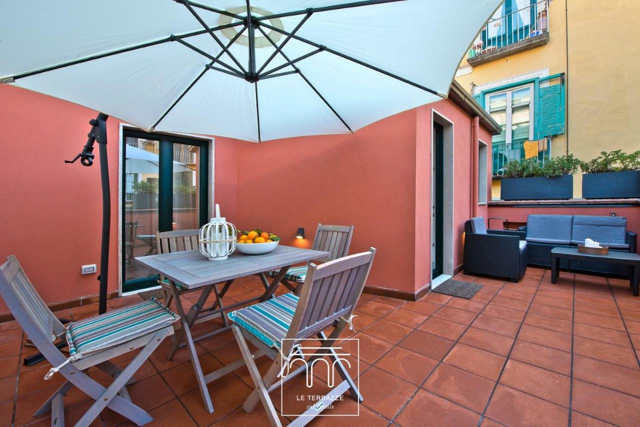 Le Terrazze Sul Cortile Lägenhet Salerno Exteriör bild