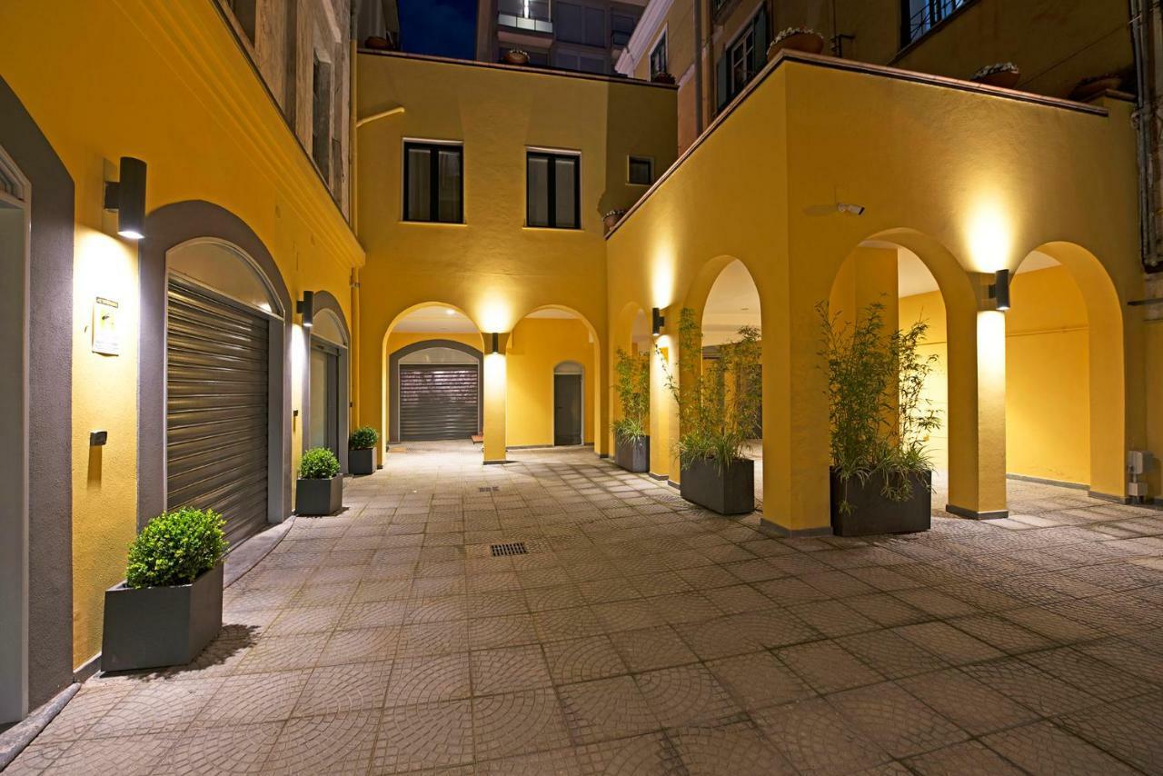 Le Terrazze Sul Cortile Lägenhet Salerno Exteriör bild