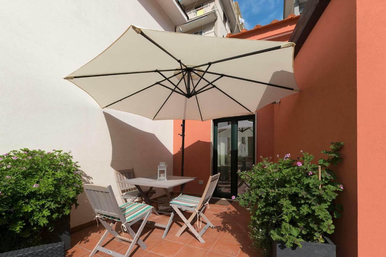 Le Terrazze Sul Cortile Lägenhet Salerno Exteriör bild