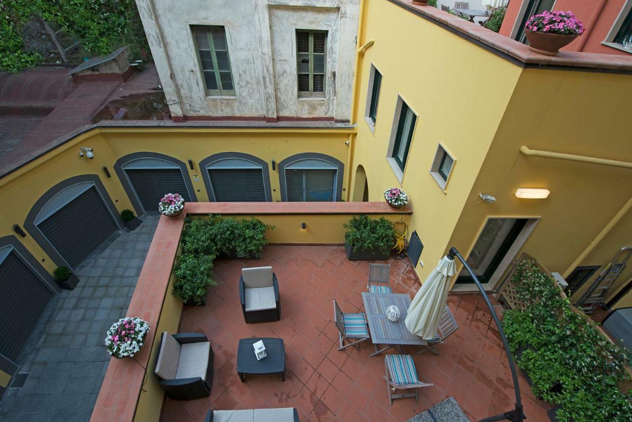 Le Terrazze Sul Cortile Lägenhet Salerno Exteriör bild