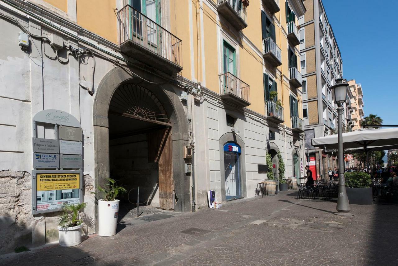 Le Terrazze Sul Cortile Lägenhet Salerno Exteriör bild