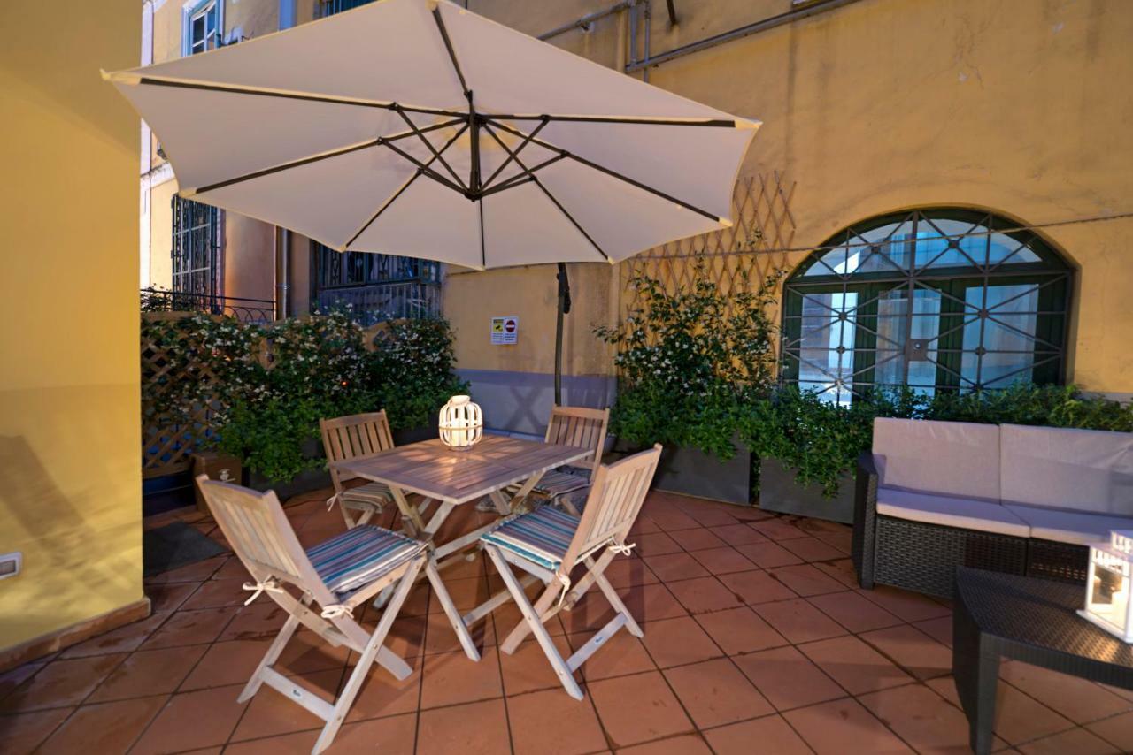Le Terrazze Sul Cortile Lägenhet Salerno Exteriör bild