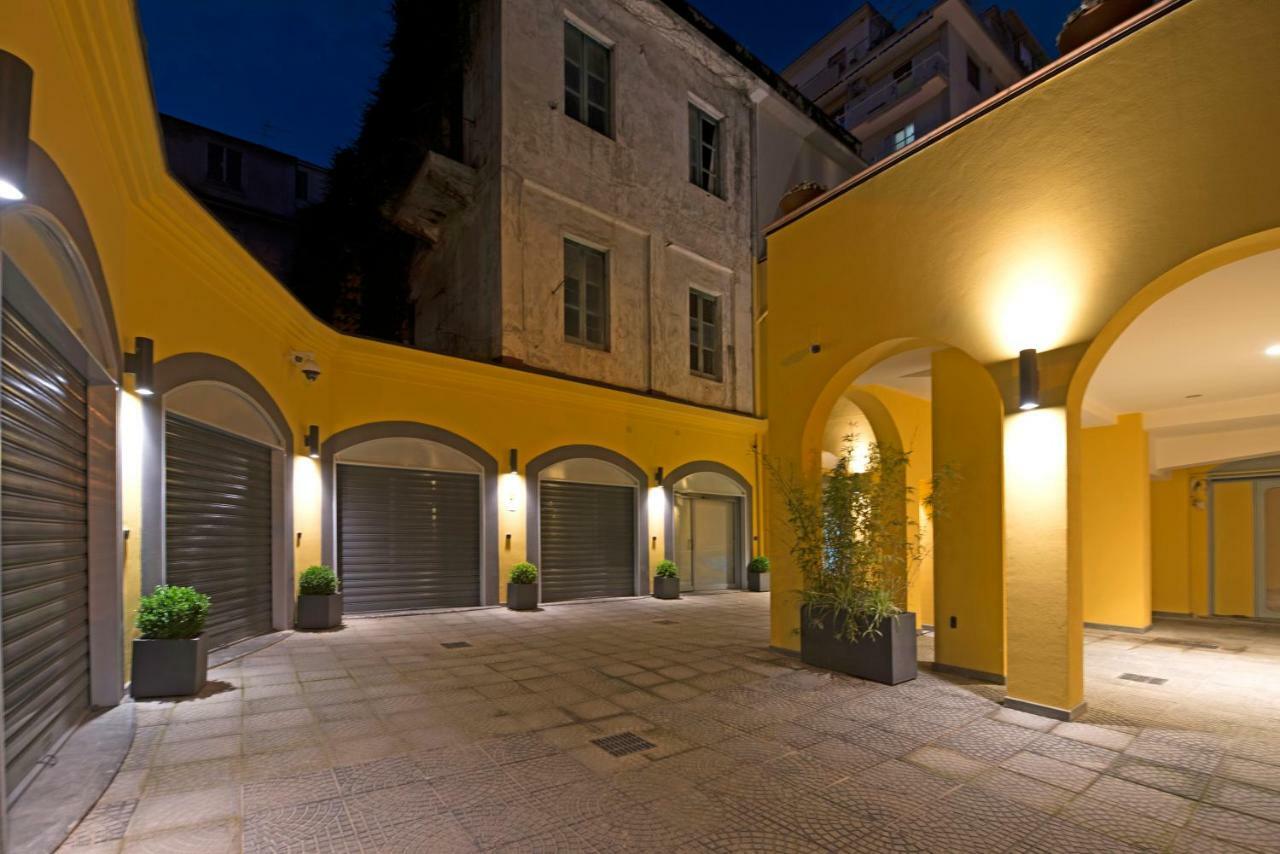 Le Terrazze Sul Cortile Lägenhet Salerno Exteriör bild
