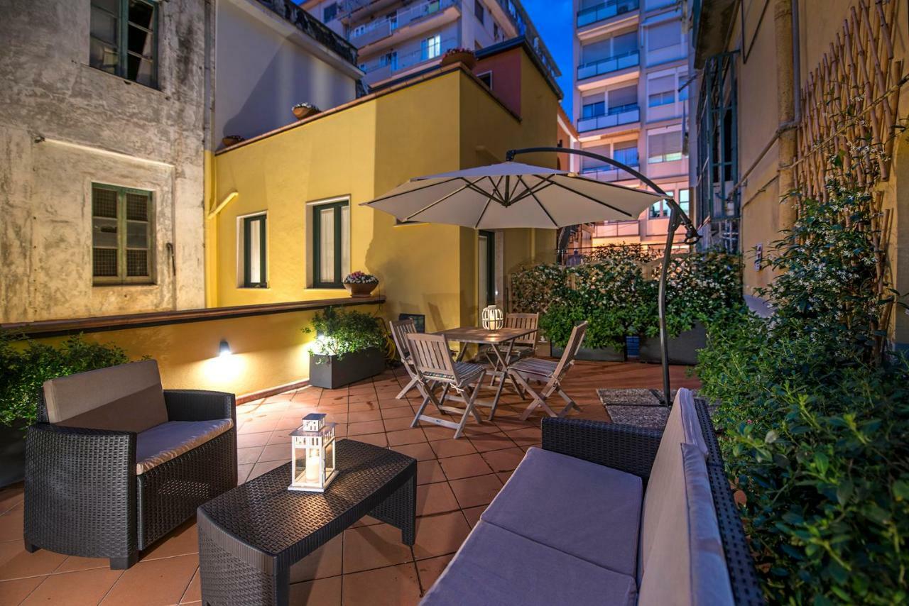 Le Terrazze Sul Cortile Lägenhet Salerno Exteriör bild